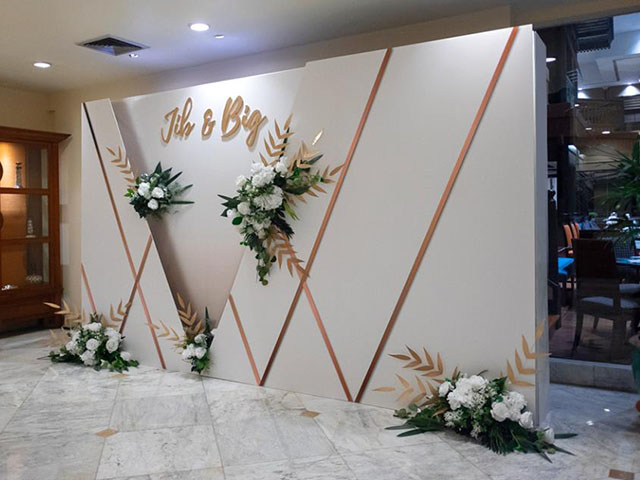 Kích thước backdrop đám cưới trong nhà