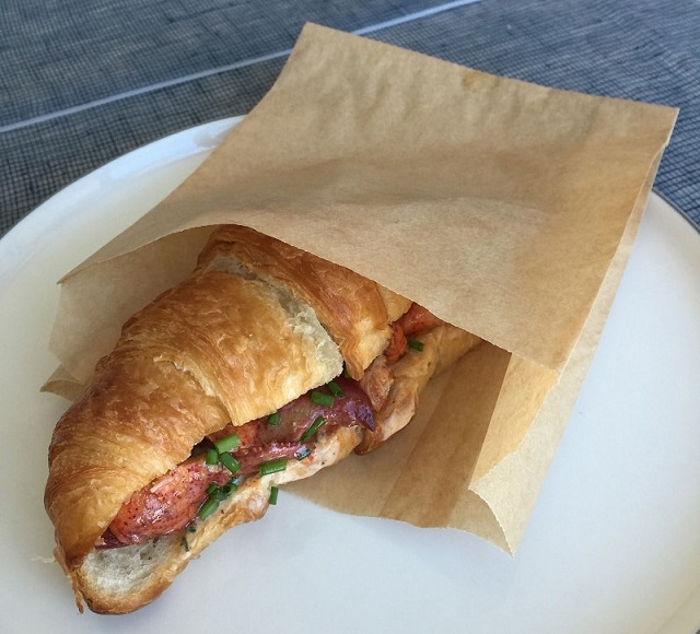 Mau tui giay dung banh mi sung trau