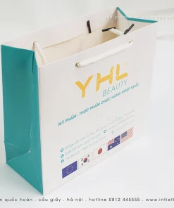 👉 Túi giấy có tính thẩm mỹ cao, giúp sản phẩm của bạn trông đẹp mắt hơn và thu hút khách hàng hơn.