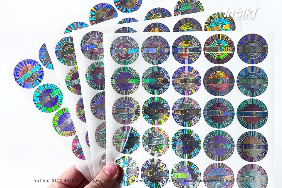 Việc in tem hologram chống giả độc đáo là một giải pháp hiệu quả để bảo vệ sản phẩm và xây dựng thương hiệu đáng tin cậy. 